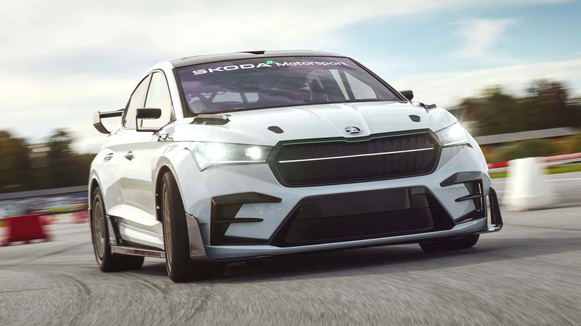 Skoda enyaq rs race concept (3)